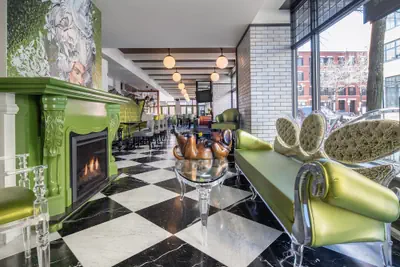 Photo 4 - Staypineapple, A Delightful Hotel, South End
