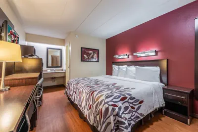 Photo 2 - Red Roof Inn Merrillville