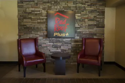 Photo 5 - Red Roof Inn PLUS+ Chicago - Willowbrook