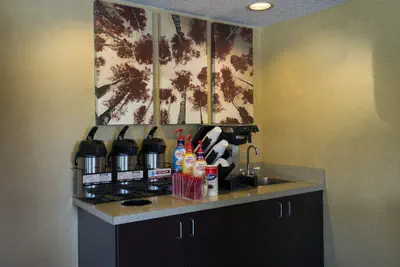 Photo 4 - Red Roof Inn PLUS+ Chicago - Willowbrook