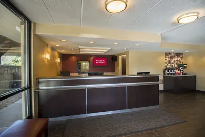 Photo 3 - Red Roof Inn PLUS+ Chicago - Willowbrook