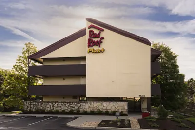 Photo 2 - Red Roof Inn PLUS+ Chicago - Willowbrook