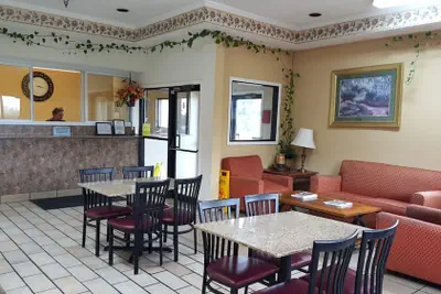 Photo 5 - Red Lion Inn & Suites Caseyville