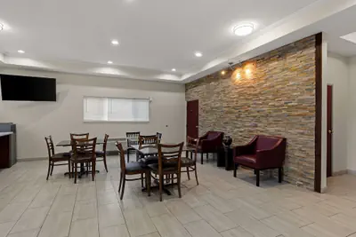 Photo 3 - Red Lion Inn & Suites Caseyville