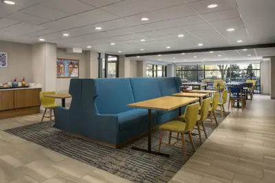Photo 2 - Hampton Inn by Hilton York