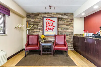 Photo 4 - Red Roof Inn PLUS+ Nashville North - Goodlettsville
