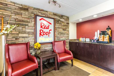 Photo 3 - Red Roof Inn PLUS+ Nashville North - Goodlettsville