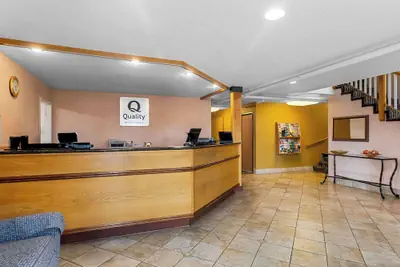Photo 2 - Quality Inn & Suites Vancouver - Hazel Dell