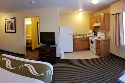 Photo 4 - Quality Inn & Suites Vancouver - Hazel Dell