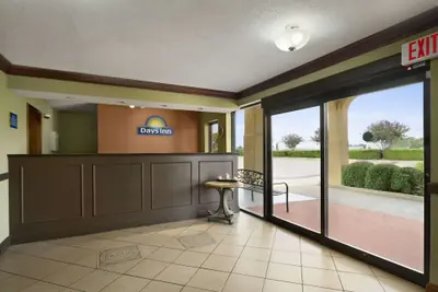 Photo 3 - Days Inn by Wyndham Southaven MS