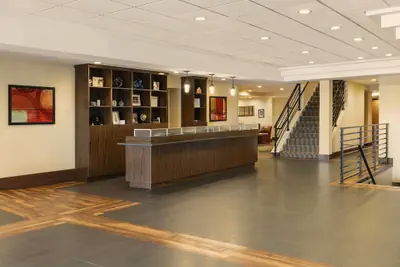 Photo 3 - Royle Hotel Milwaukee Airport