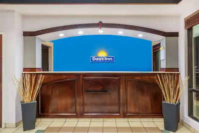 Photo 4 - Days Inn by Wyndham Pearl/Jackson Airport