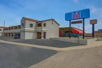 Photo 2 - Motel 6 Clovis, NM
