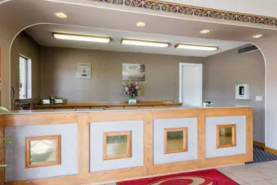 Photo 3 - Econo Lodge Grenada