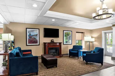 Photo 4 - Comfort Inn & Suites Staunton