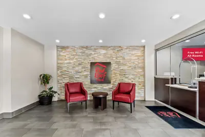 Photo 4 - Red Roof Inn Washington, DC