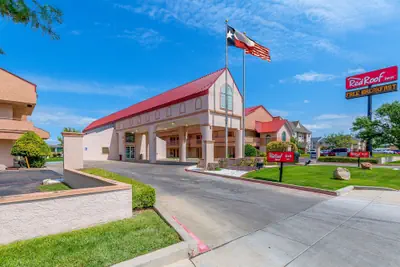 Photo 2 - Red Roof Inn Amarillo West