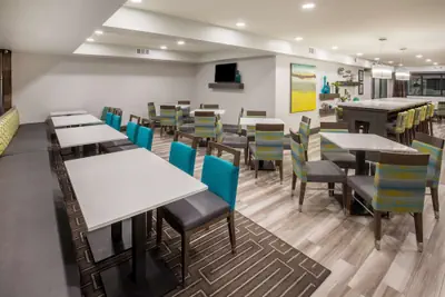 Photo 2 - Hampton Inn Monterey