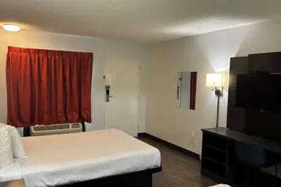 Photo 5 - Motel 6 Macclenny, FL