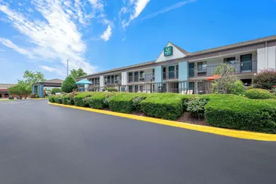 Photo 2 - Quality Inn Pelham I-65 exit 246