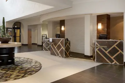 Photo 4 - Embassy Suites by Hilton Phoenix Tempe