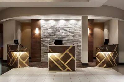 Photo 5 - Embassy Suites by Hilton Phoenix Tempe