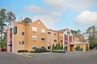 Photo 2 - Quality Inn & Suites Birmingham - Highway 280