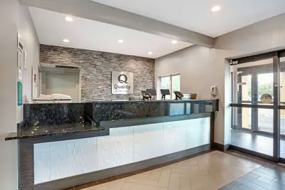 Photo 3 - Quality Inn & Suites Birmingham - Highway 280