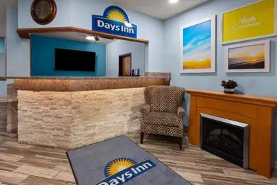 Photo 4 - Days Inn by Wyndham Mankato