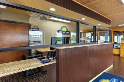 Photo 3 - Days Inn by Wyndham Glasgow