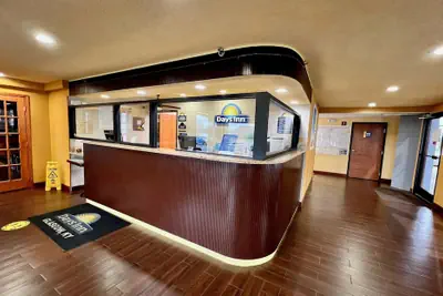 Photo 5 - Days Inn by Wyndham Glasgow