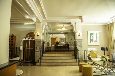 Photo 2 - Executive Hotel Vintage Court