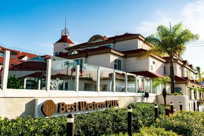 Photo 2 - Best Western Plus Suites Hotel Coronado Island