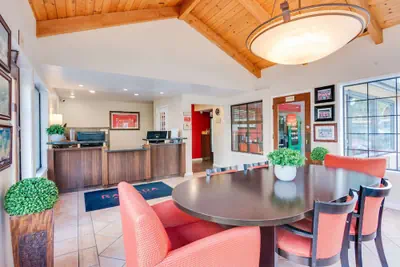 Photo 3 - Ramada by Wyndham Mountain View