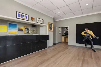 Photo 4 - Days Inn by Wyndham Memphis at Graceland