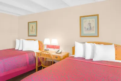 Photo 4 - Days Inn by Wyndham Tallahassee University Center