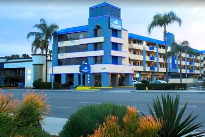 Photo 2 - Capri Suites Anaheim