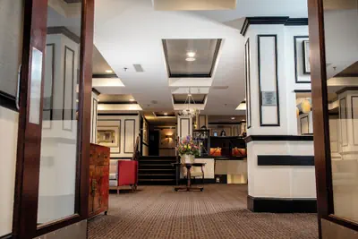 Photo 2 - The Dunhill Hotel