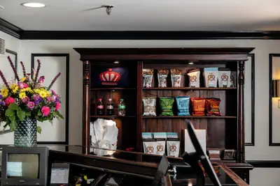 Photo 4 - The Dunhill Hotel