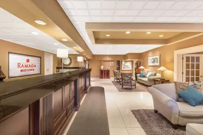 Photo 4 - Ramada by Wyndham Midtown Grand Island