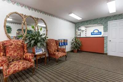 Photo 4 - Days Inn by Wyndham Dickson