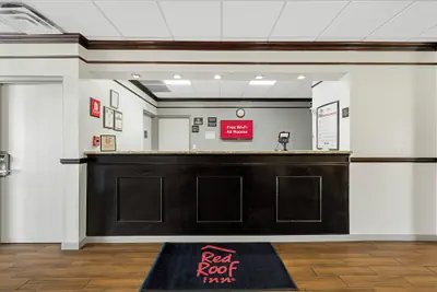 Photo 2 - Red Roof Inn Gurnee - Waukegan