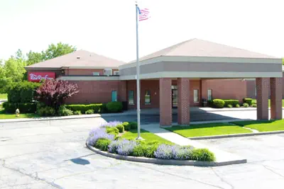 Photo 2 - Red Roof Inn Gurnee - Waukegan