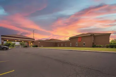 Photo 2 - Red Roof Inn Gurnee - Waukegan