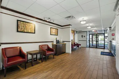 Photo 3 - Red Roof Inn Gurnee - Waukegan