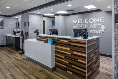 Photo 5 - Hampton Inn Detroit/Northville
