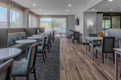 Photo 2 - Hampton Inn Detroit/Northville