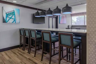 Photo 3 - Hampton Inn Detroit/Northville