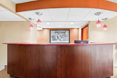 Photo 3 - Super 8 by Wyndham Sturtevant/Racine