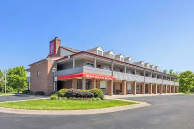Photo 2 - Red Roof Inn & Suites Marysville